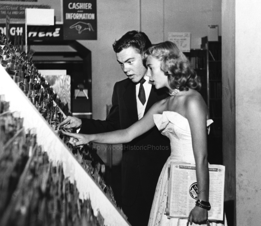 Natalie Wood 1953 Wallichs Music City Bobby Driscoll.jpg